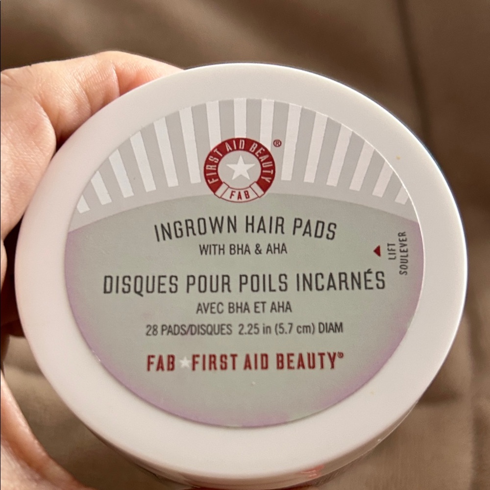 First Aid Beauty Ingrown Hair Pads